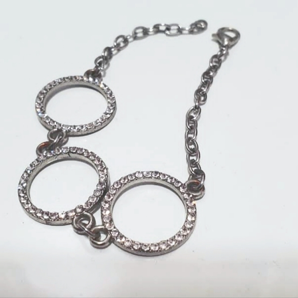 Trio Circlet On Silver Chain Bracelet 🌴